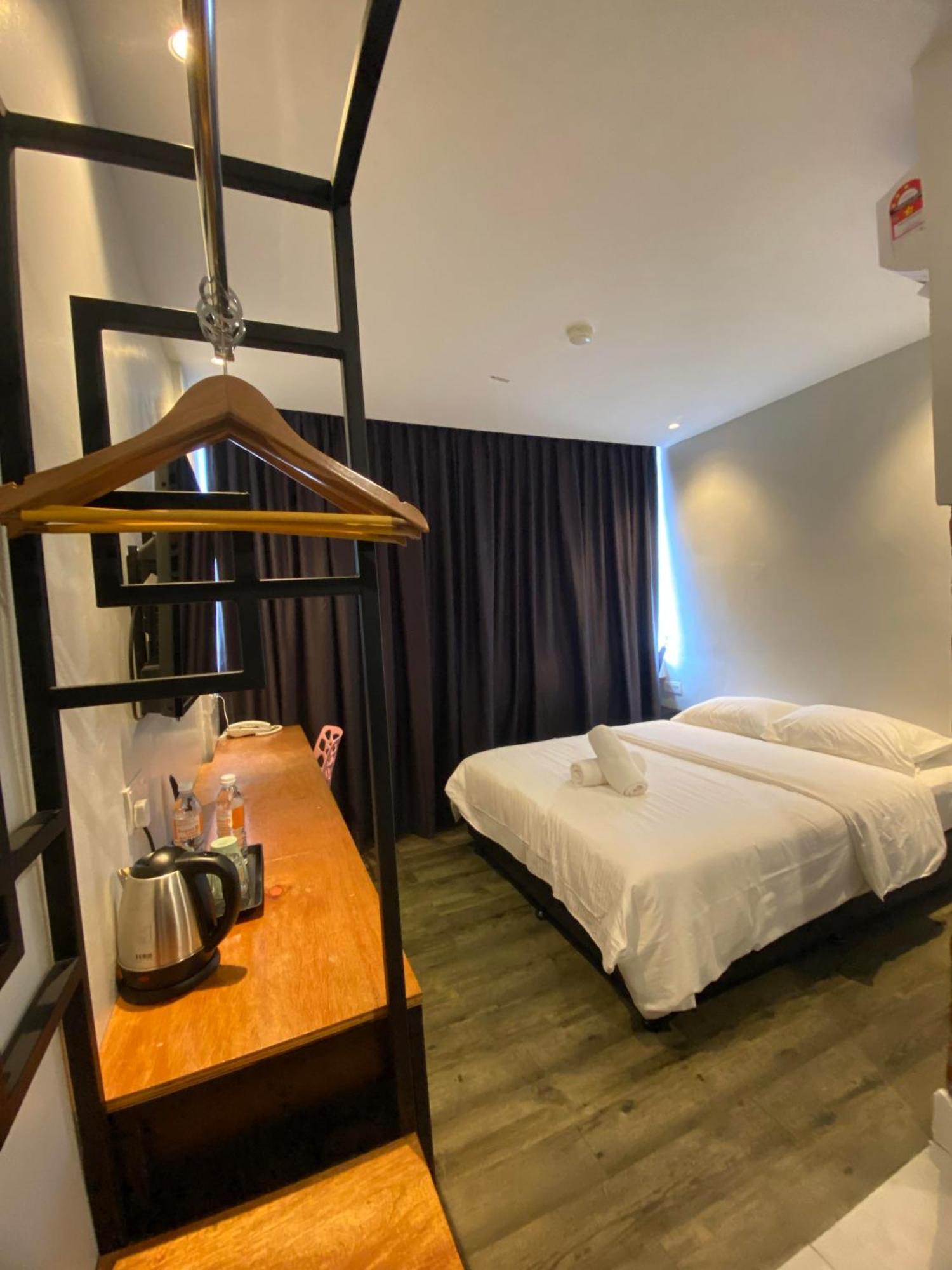 Super 8 Hotel