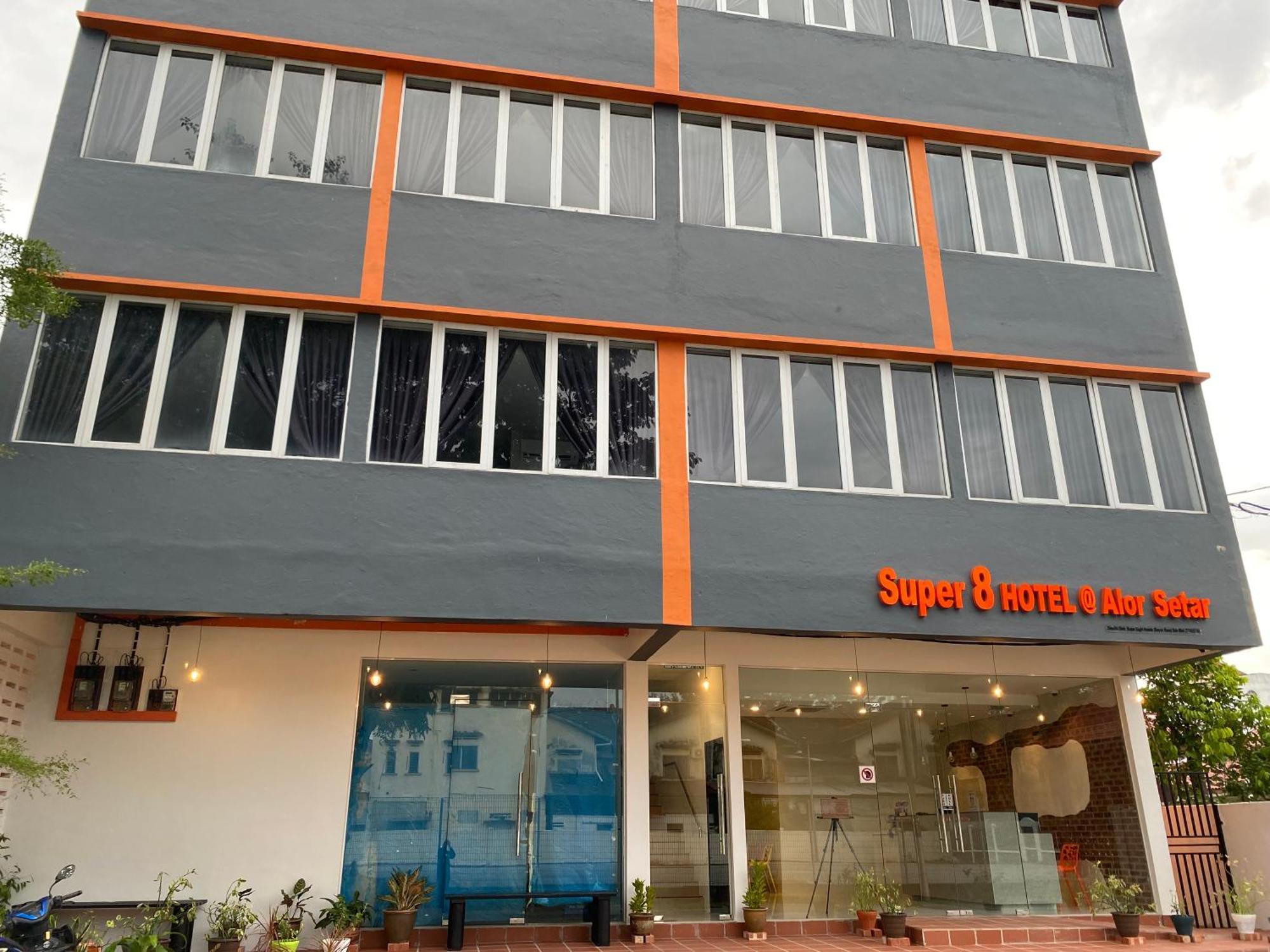 Hotel Super 8 3*
