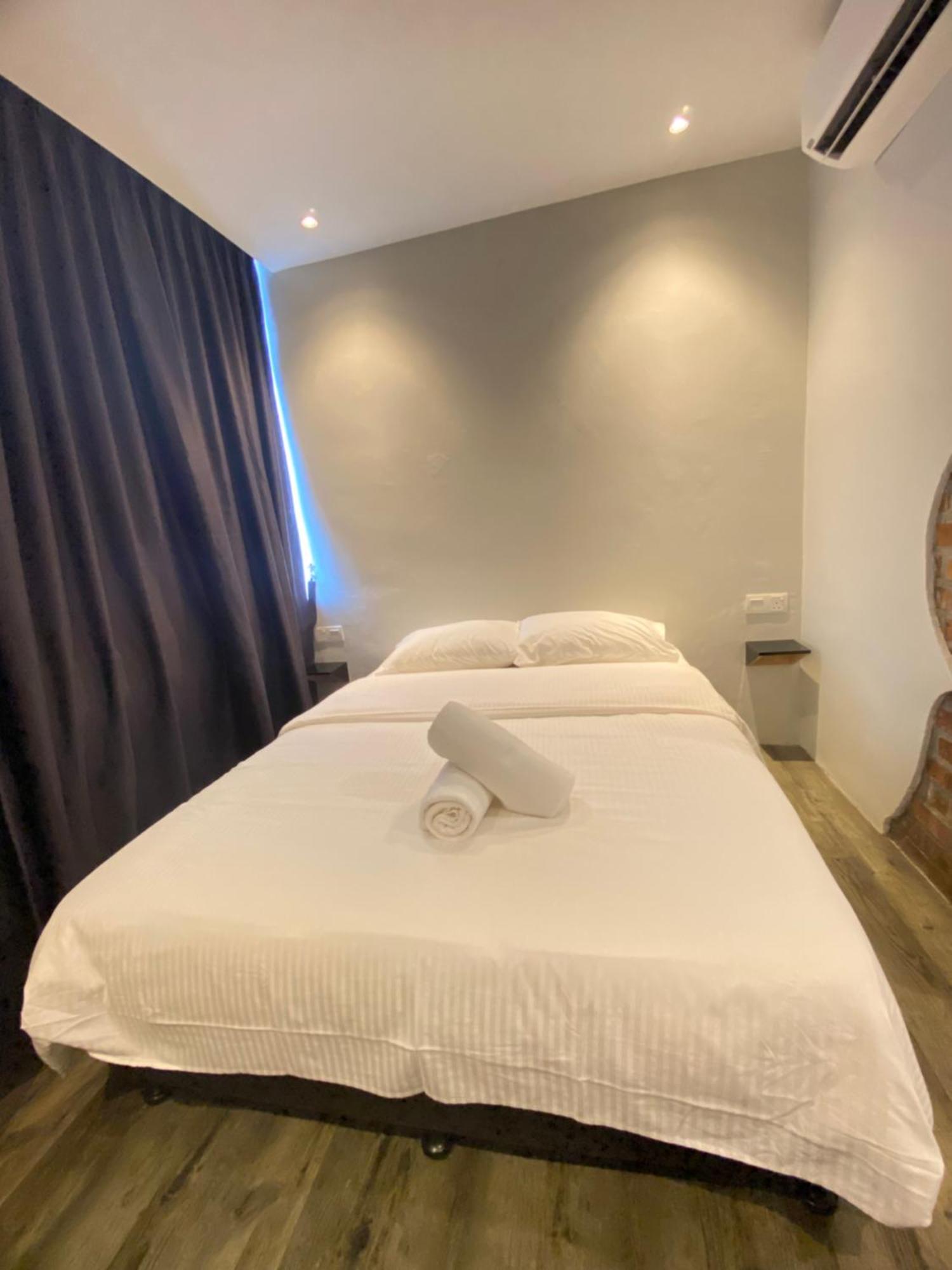 Super 8 Hotel 3*